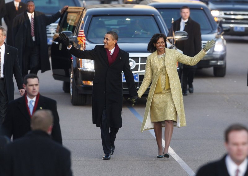 Barack i Michelle prošetali do Bijele kuće