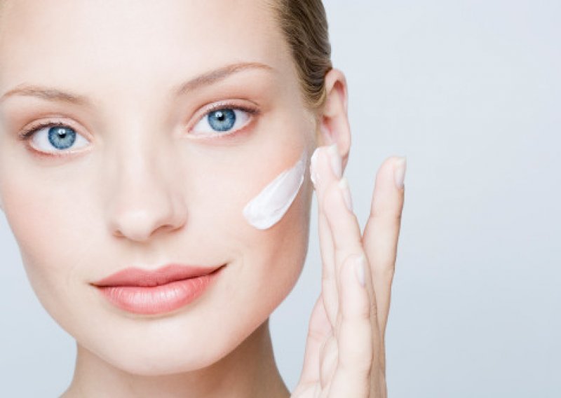 Kozmetika sa zaštitnim faktorom oštećuje kožu