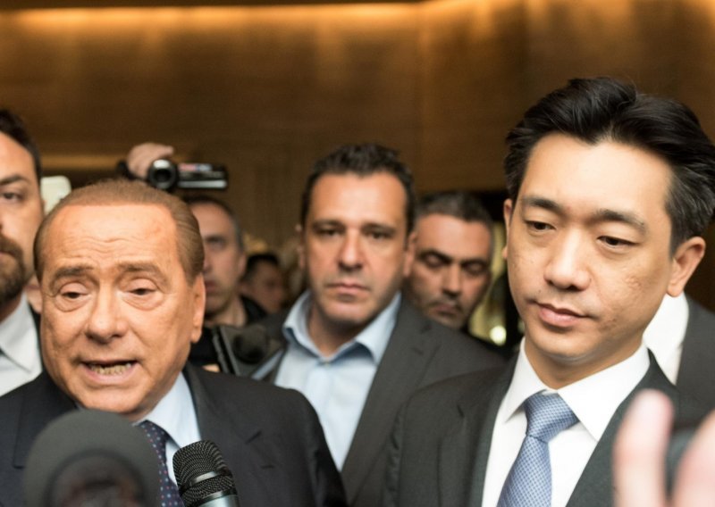 Kontroverzni Berlusconi prodao 'najdražu igračku' Kinezima