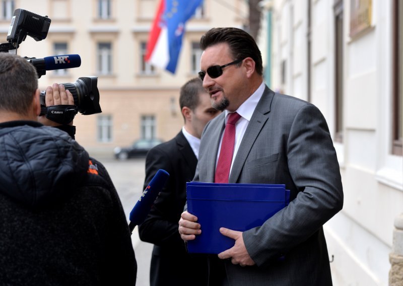 Kuščević preuzeo Ministarstvo uprave i dao gomilu obećanja