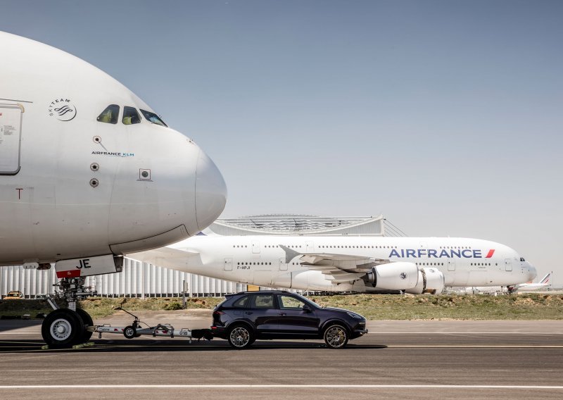 Što se dogodi kad Porsche Cayenne vuče Airbus A380? Padne svjetski rekord