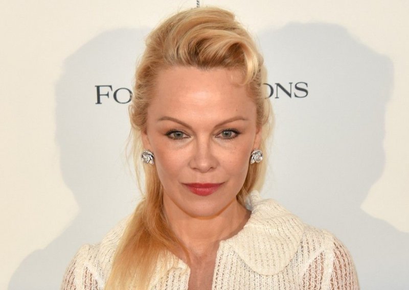 Pamela Anderson uputila poruku političarima u BiH