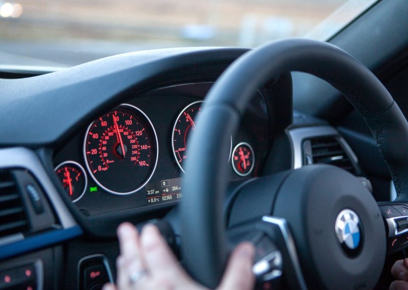 Vozač BMW-a ukrao gorivo na pumpi u Zagrebu, pa 'pao' kad se vratio