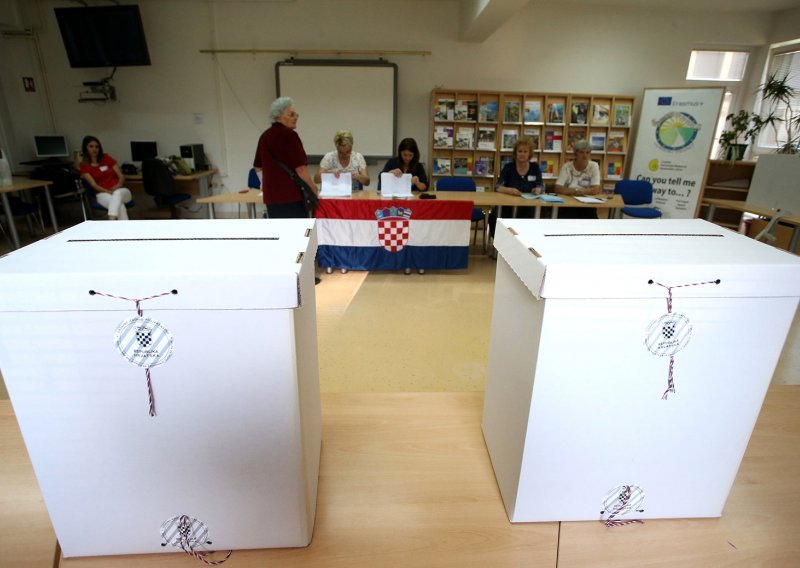 GONG: Neki fotografirali glasački listić na biračkim mjestima
