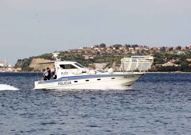 Krenula primjena arbitraže? Slovenski policijski brodovi zatečeni u hrvatskim vodama