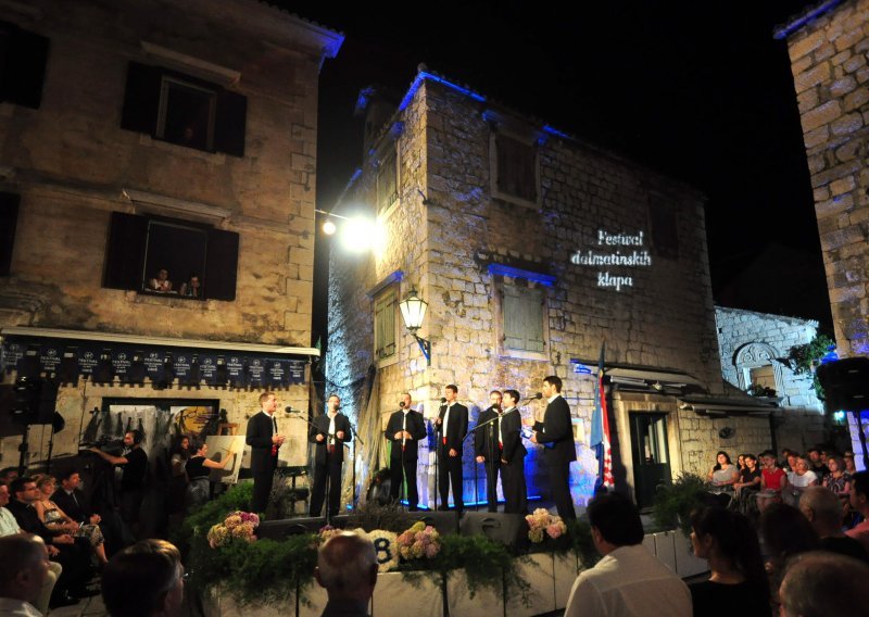 Svečano otvorenje 51. Festivala dalmatinskih klapa Omiš 2017