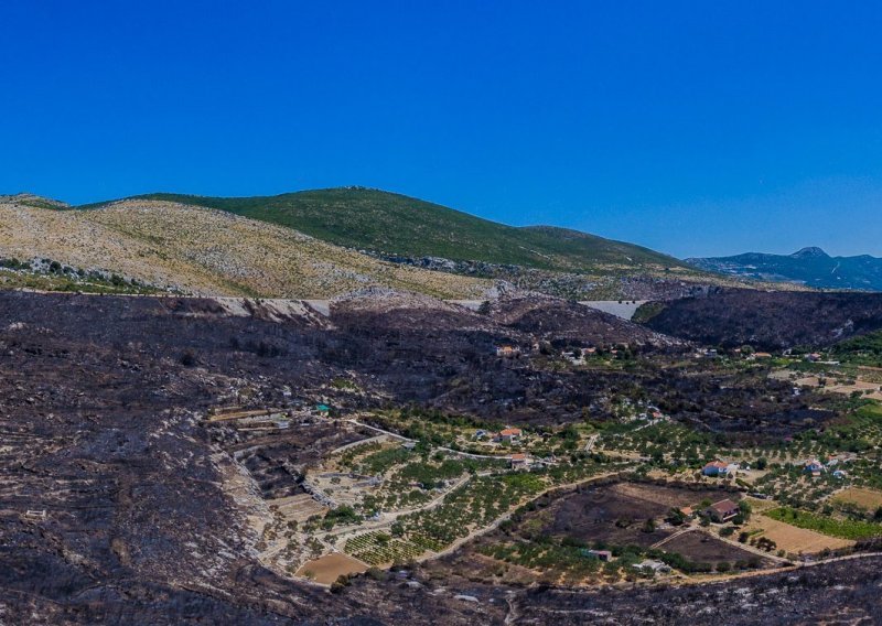 Spaljena zemlja: Ovako izgleda Plano nakon velikog nedjeljnog požara