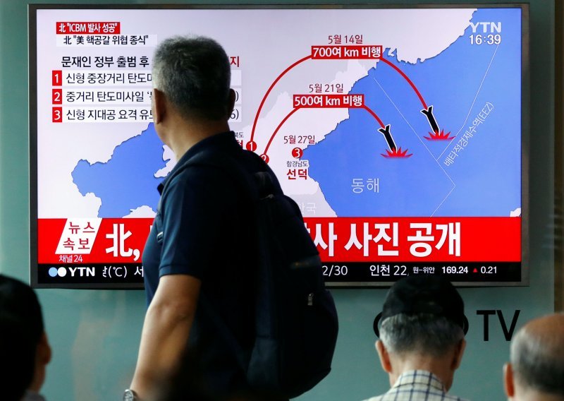 Tri neidentificirana projektila ispaljena iz Sjeverne Koreje