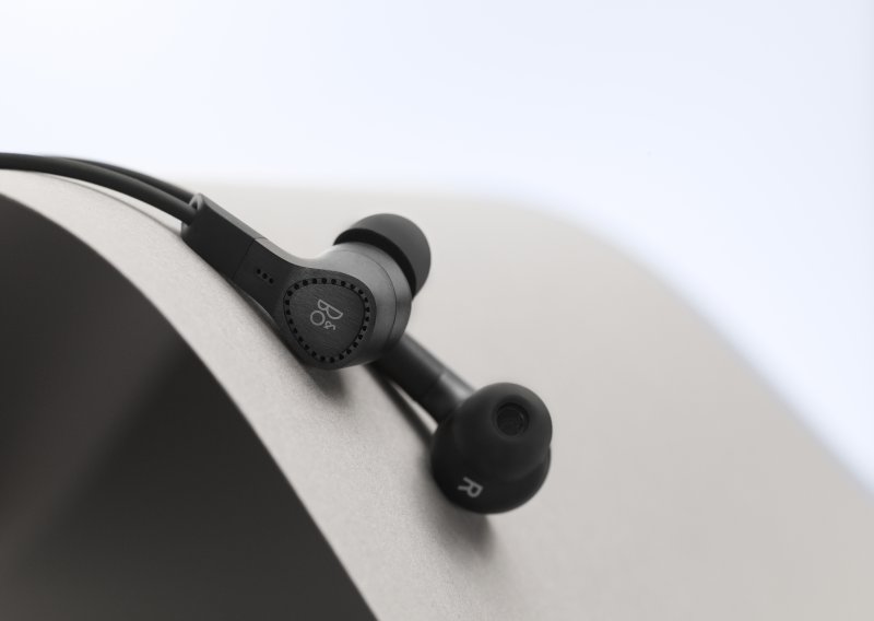 Beoplay E4