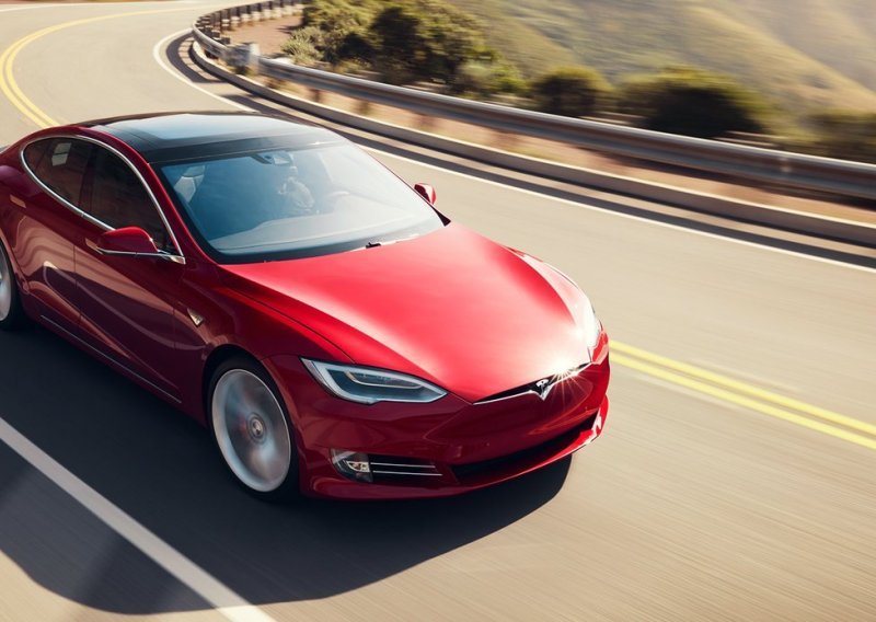 Tesla opet u problemima - Model 3 ruši prodaju Modela S?