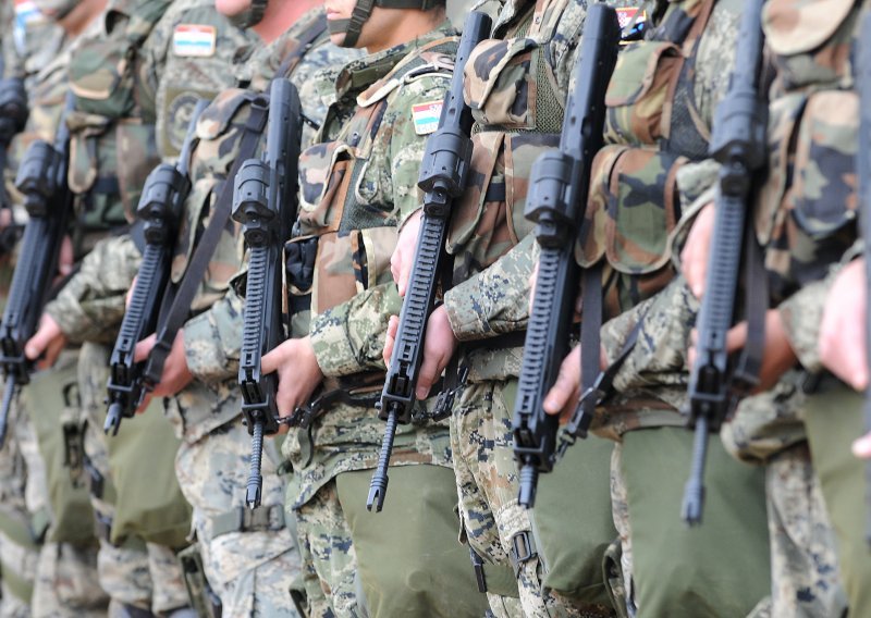 Vojnike će oblačiti i obuvati 21 hrvatska tvrtka
