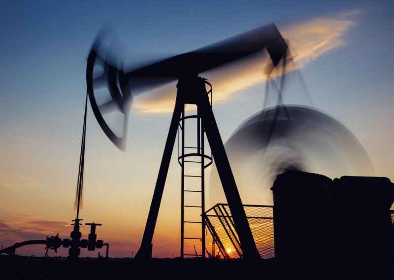 Hoće li cijena sirove nafte pasti na 40 dolara za barel?