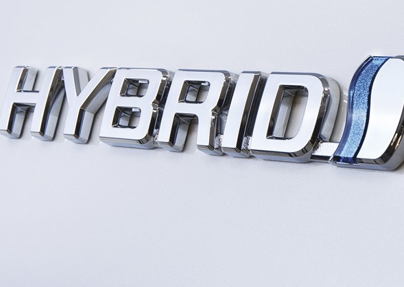 Toyota bi mogla prodavati hibride konkurentima