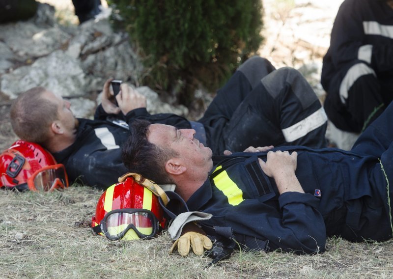 Lica vatrogasaca otkrivaju sav užas požara koji su poharali Dalmaciju