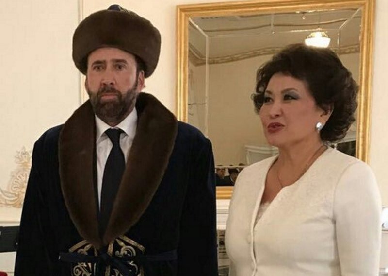 Internet je potpuno poludio za ovom fotkom Nicolasa Cagea u Kazahstanu