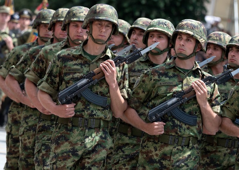 U Hrvatskoj se digla frka oko pričuve, a u Srbiji oko uvođenja opće vojne obuke