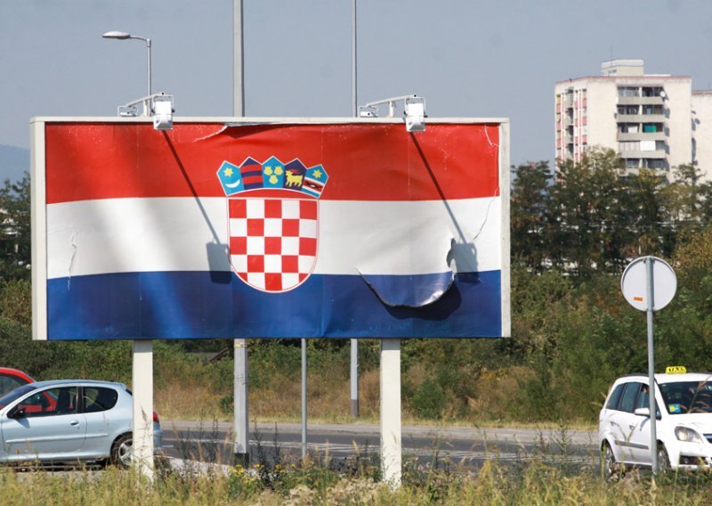 Direktor Croatia filma oblijepio zemlju hrvatskim zastavama