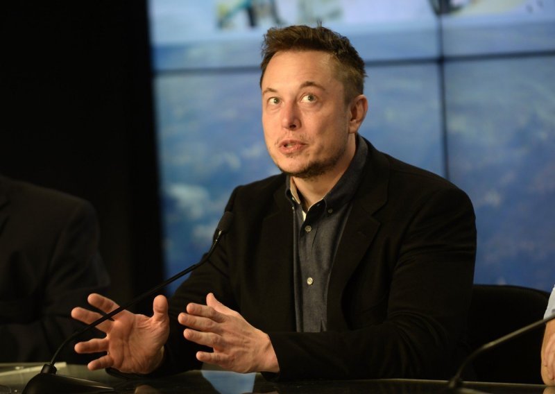 Pitanje dana: Što ako je Elon Musk putnik kroz vrijeme?