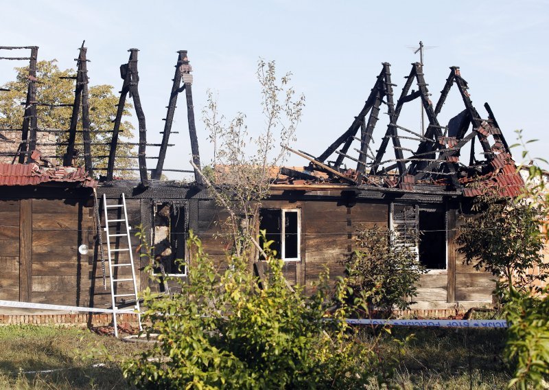 U požaru u Ivanić Gradu poginule dvije osobe