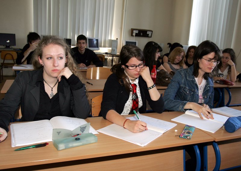 U Hrvatskoj manje studenata, udio studentica i dalje u porastu