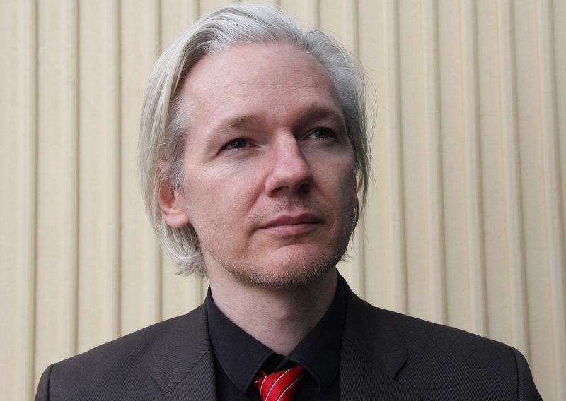Ekvador ukinuo dodatne mjere sigurnosti u veleposlanstvu u kojem se skriva Assange