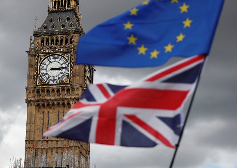 Velika Britanija izlazi iz EU-a 29. ožujka 2019. u 23 sata