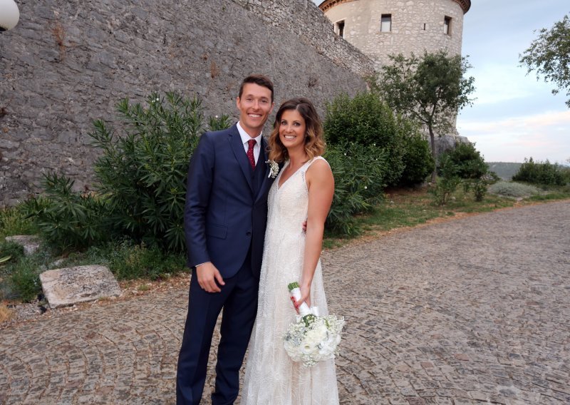 Ana Jelušić na društvenim mrežama podijelila bračnu sreću