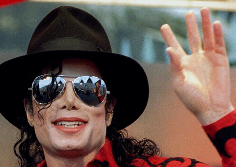 Iz sobe Michaela Jacksona širio se nesnosan smrad
