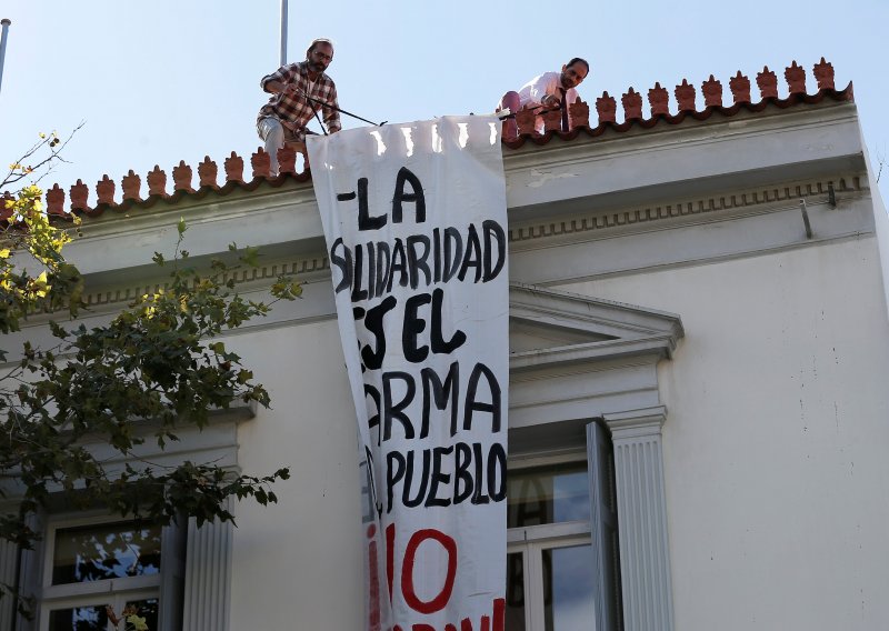 Atena: Prokatalonski anarhisti upali u španjolsko veleposlanstvo