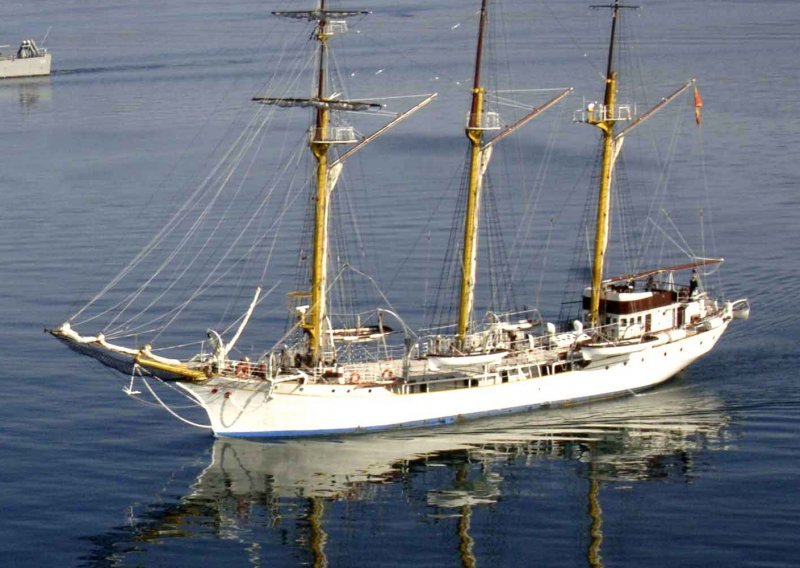 Na jedrenjaku Jadran kojeg Hrvatska potražuje od Crne Gore pronađeno 50 kg kokaina