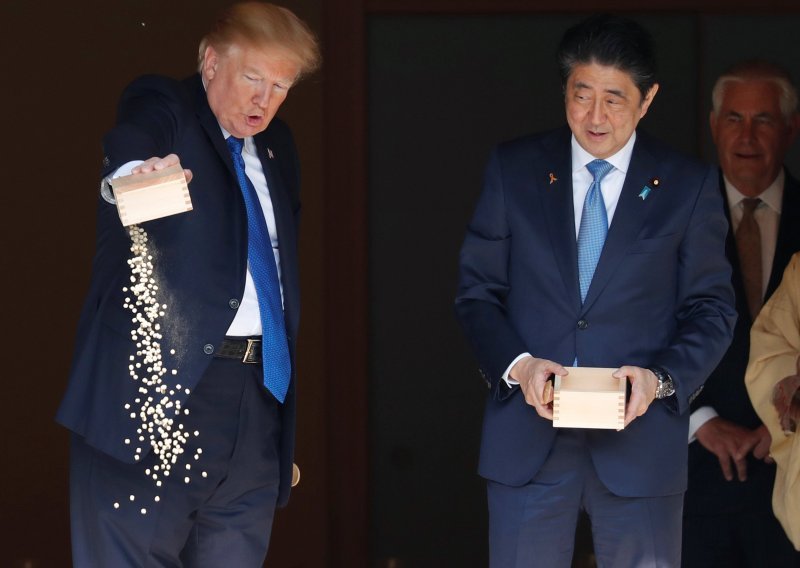 [VIDEO] Trump u Japanu zaredao gaf za gafom
