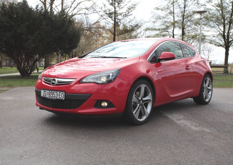 Opel Astra GTC 1.6 Turbo Sport - ljubav i na drugi pogled
