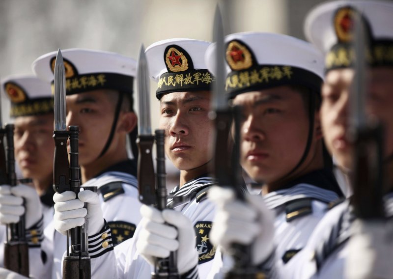 Kineski ratni brodovi uz američku obalu tijekom Obaminog posjeta