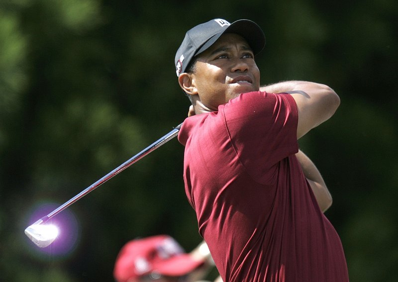 Tiger Woods vara ženu sa starletom?