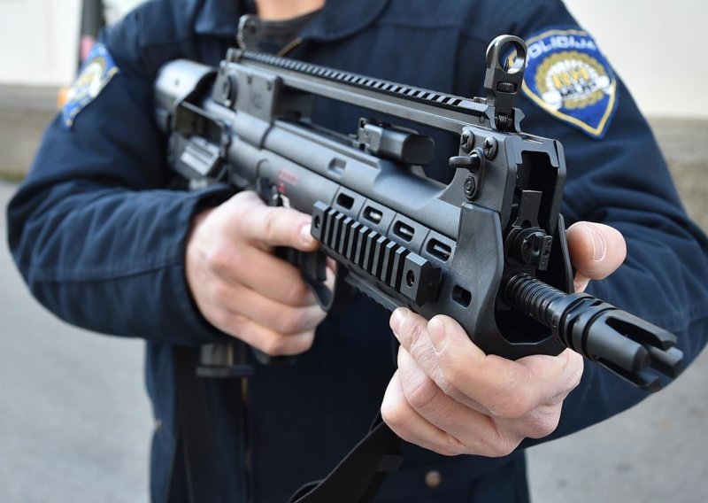 Hrvatski policajci dobili tisuću novih pušaka iz svjetski poznate tvornice oružja