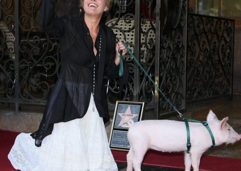 Emma Thompson sa svinjicom nazdravila svojoj zvijezdi