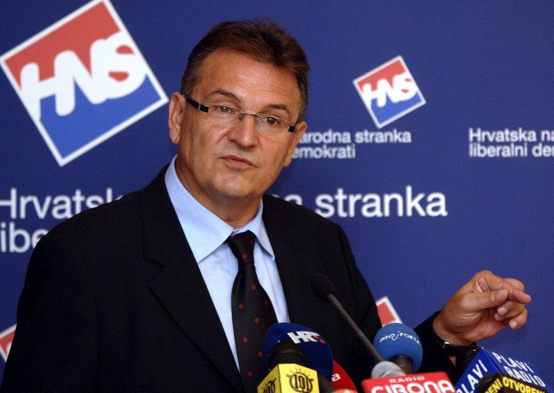 HNS-u draži Josipovićev sastanak