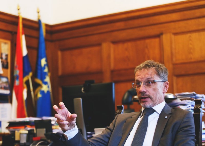 Guverner čvrsto brani tečaj, HNB od poslovnih banaka otkupio 450 milijuna eura