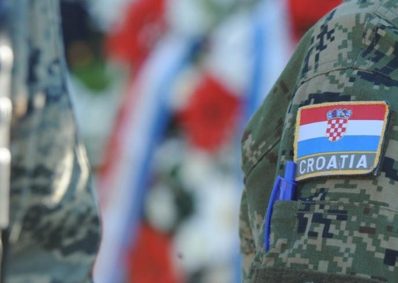 Više od polovice Hrvata za vraćanje obveznog vojnog roka