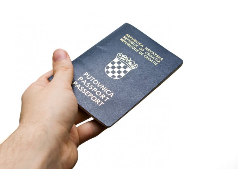 Zašto su svi ludi za hrvatskom putovnicom?
