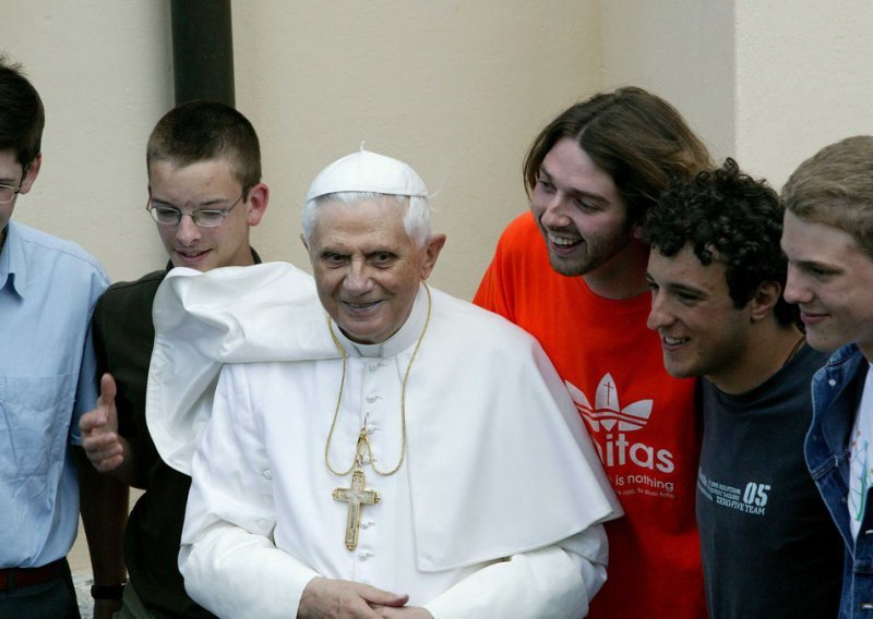 Zašto mladi 'lajkaju' Benedikta XVI?
