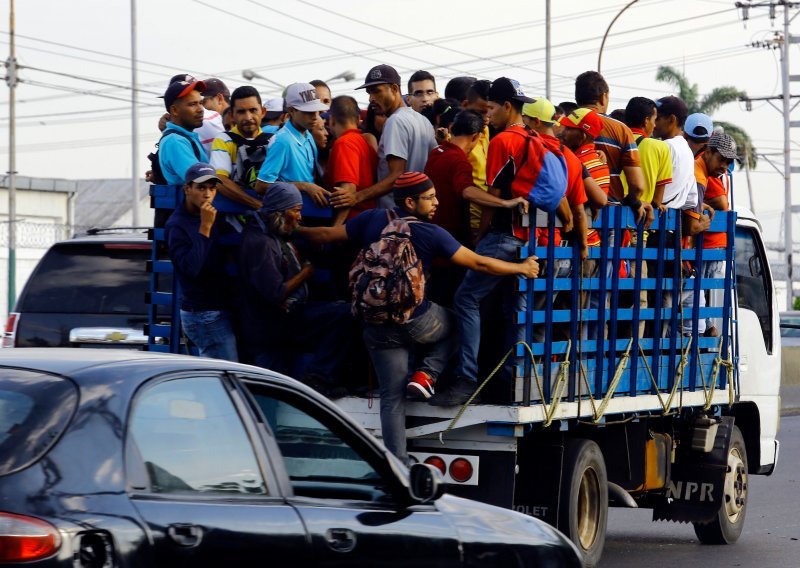 Gotovo 2 milijuna Venezuelaca napustilo zemlju u zadnje tri godine
