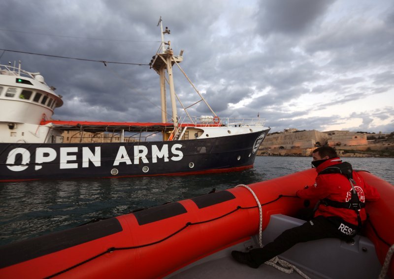 Nova tragedija: u Sredozemnom moru prevrnuo se brod s migrantima