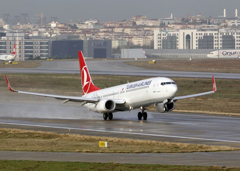 Locirani oteti piloti Turkish Airlinesa