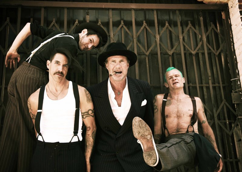 Poslušajte dva nova singla Red Hot Chili Peppersa