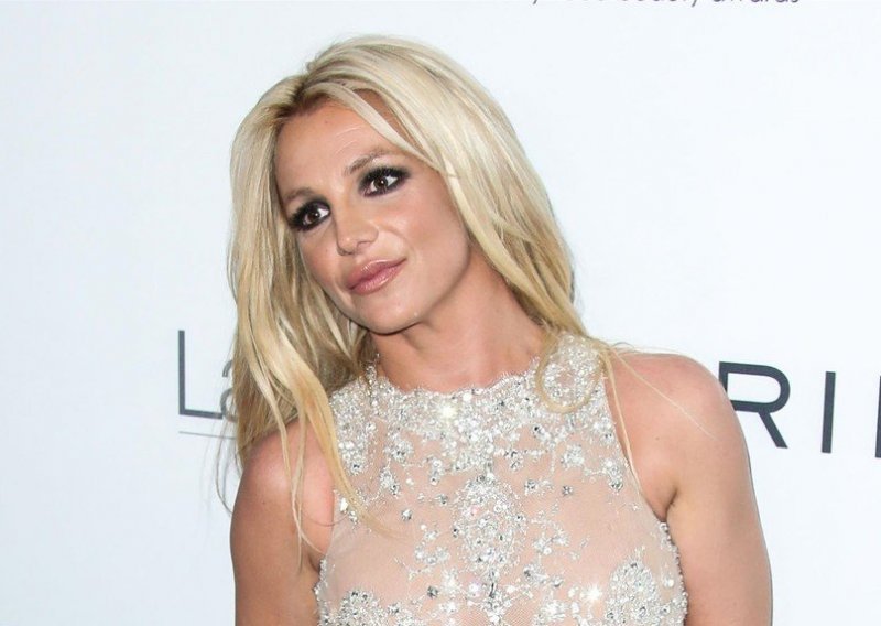 Ponovni slom: Britney Spears prijavila se u psihijatrijsku ustanovu