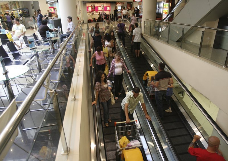 Zakupci traže niže cijene u trgovačkim centrima