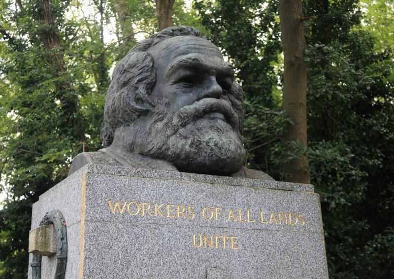 Kinezi Njemačkoj poklonili brončanog Karla Marxa