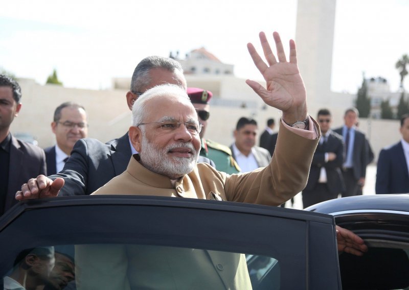 Nakon premoćne pobjede Modi obećao ujediniti Indiju