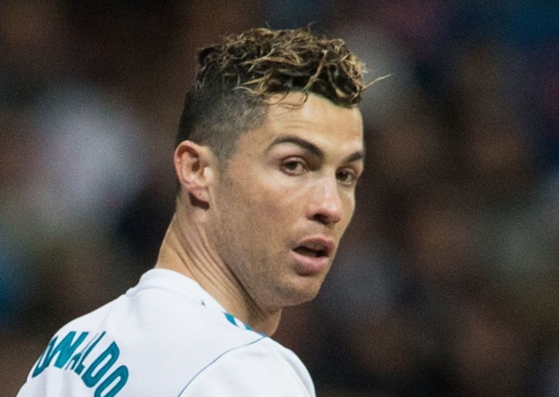 Ronaldo se ozbiljno raspituje o odlasku u Kinu: Bivši izbornik Portugala otkrio zašto!